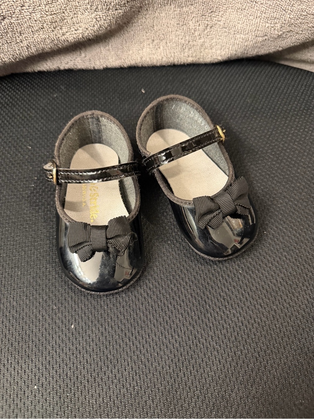 Black Patent Mary Jane Dress Shoes with Bow for Kids